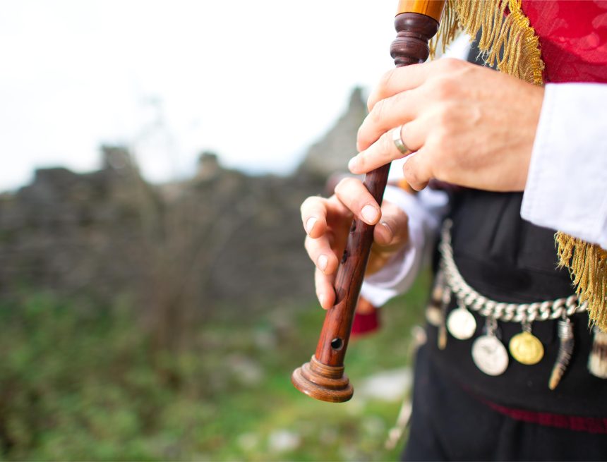 Melbourne bagpiper & pipe band hire for events.